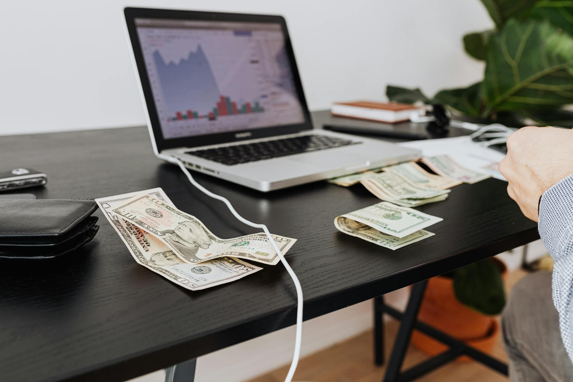 Make Money Online Without Investment: Your Guide to Earning From Day One supporting image