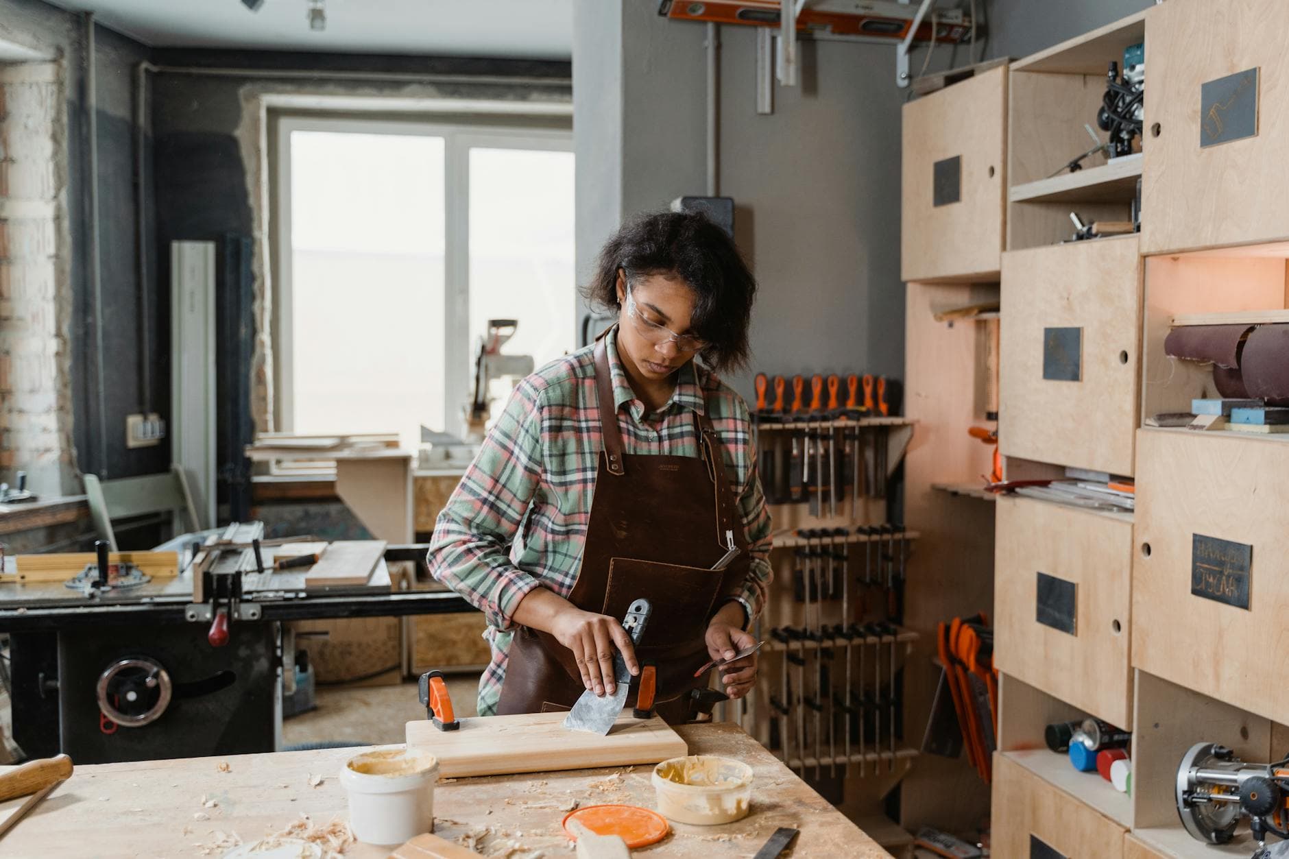 Beginner Jobs That Don’t Need Skills supporting image